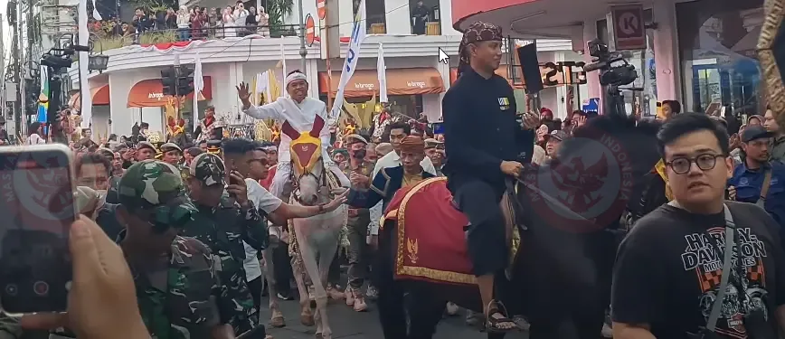 Traditional Sunda crafts and cuisine