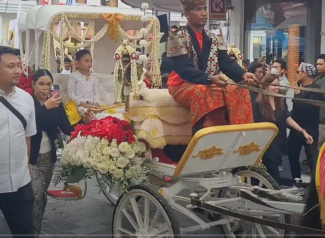 Traditional Sunda art performances